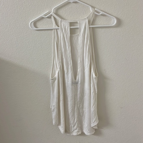White prana tank size medium - Picture 2 of 3